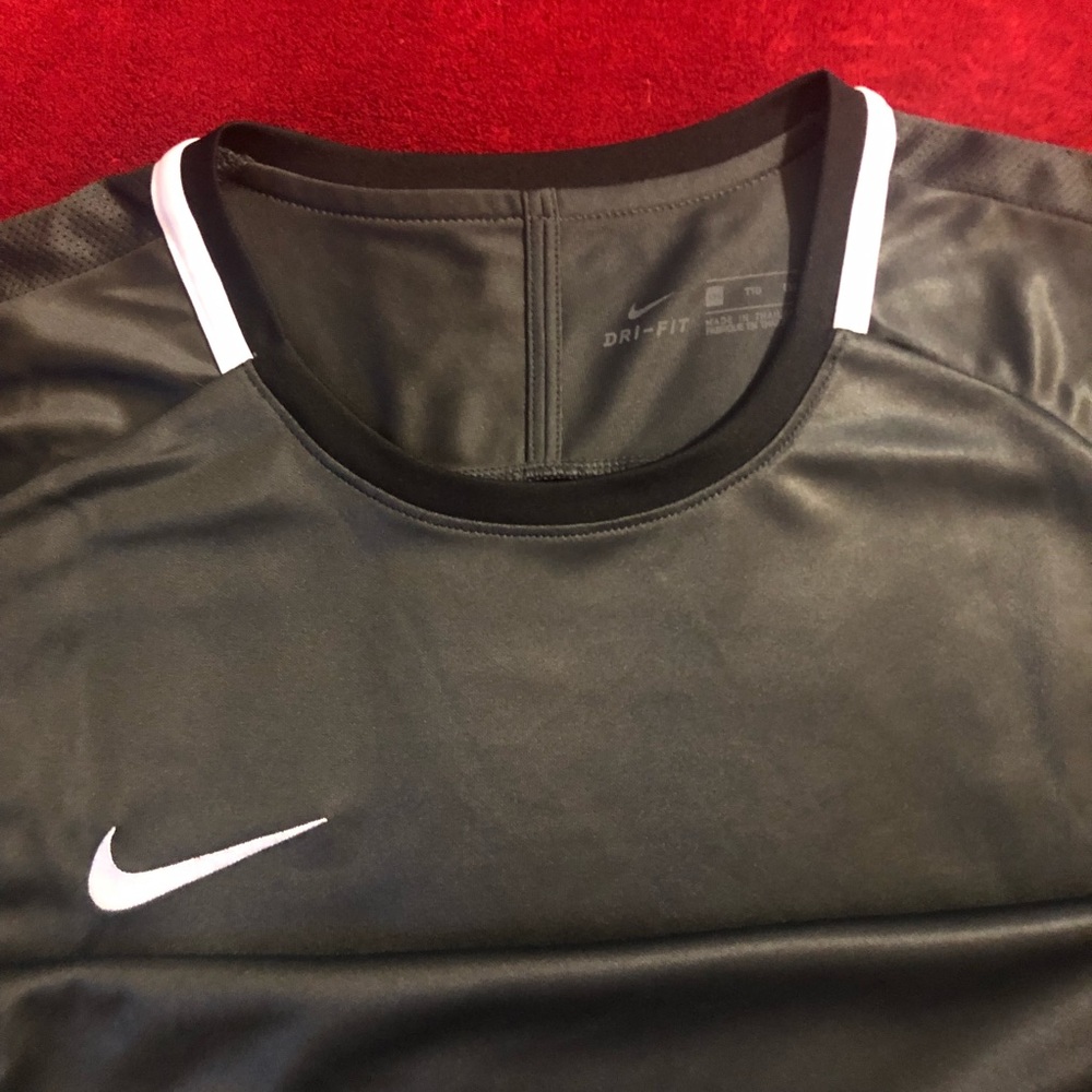 MENS NIKE  SHIRT